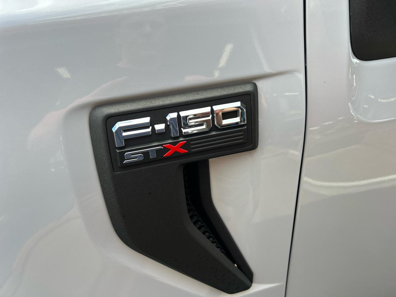 Ford F-150 4WD SuperCrew 145" STX 2021