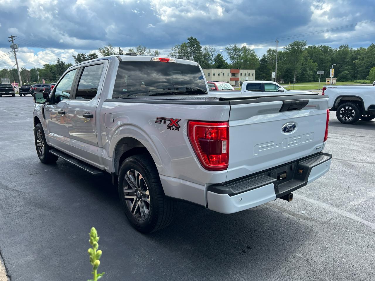 Ford F-150 4WD SuperCrew 145" STX 2021