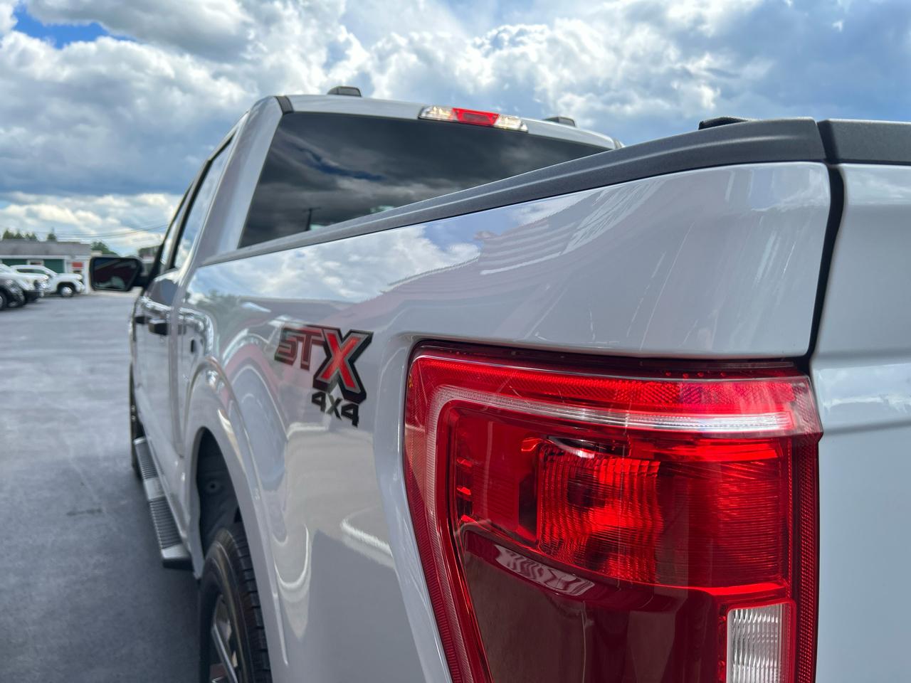 Ford F-150 4WD SuperCrew 145" STX 2021