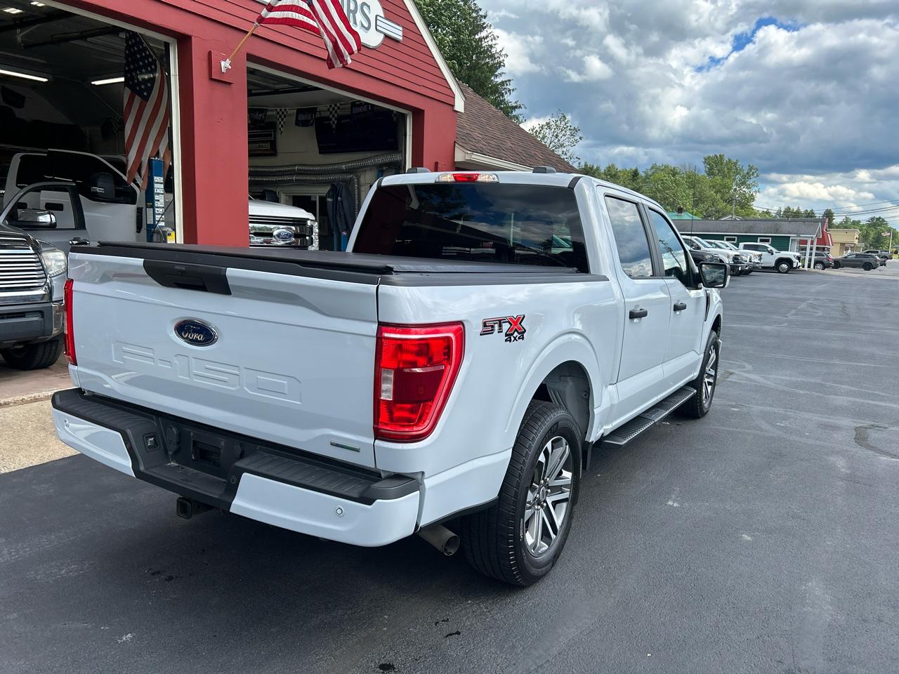 Ford F-150 4WD SuperCrew 145" STX 2021