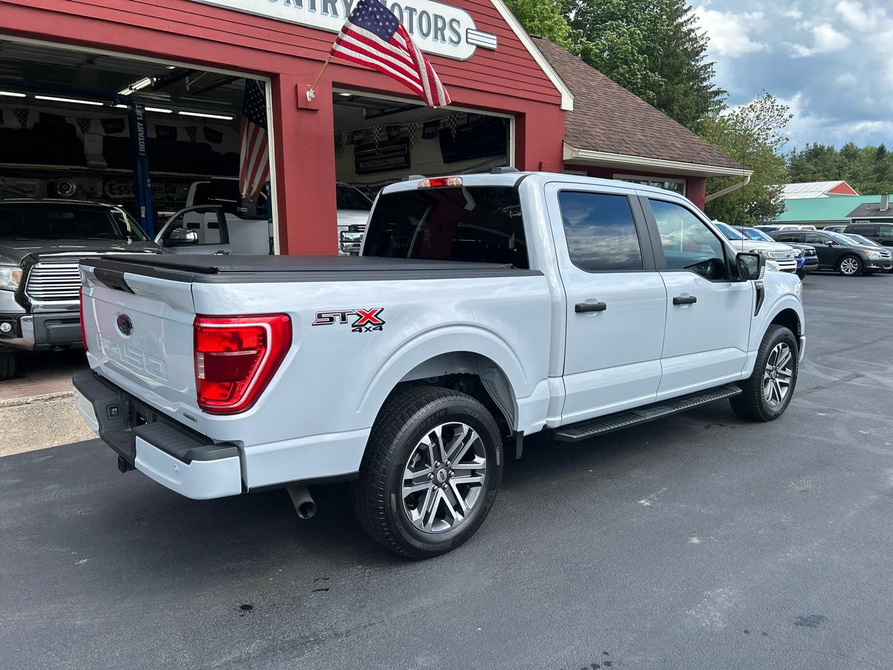 Ford F-150 4WD SuperCrew 145" STX 2021