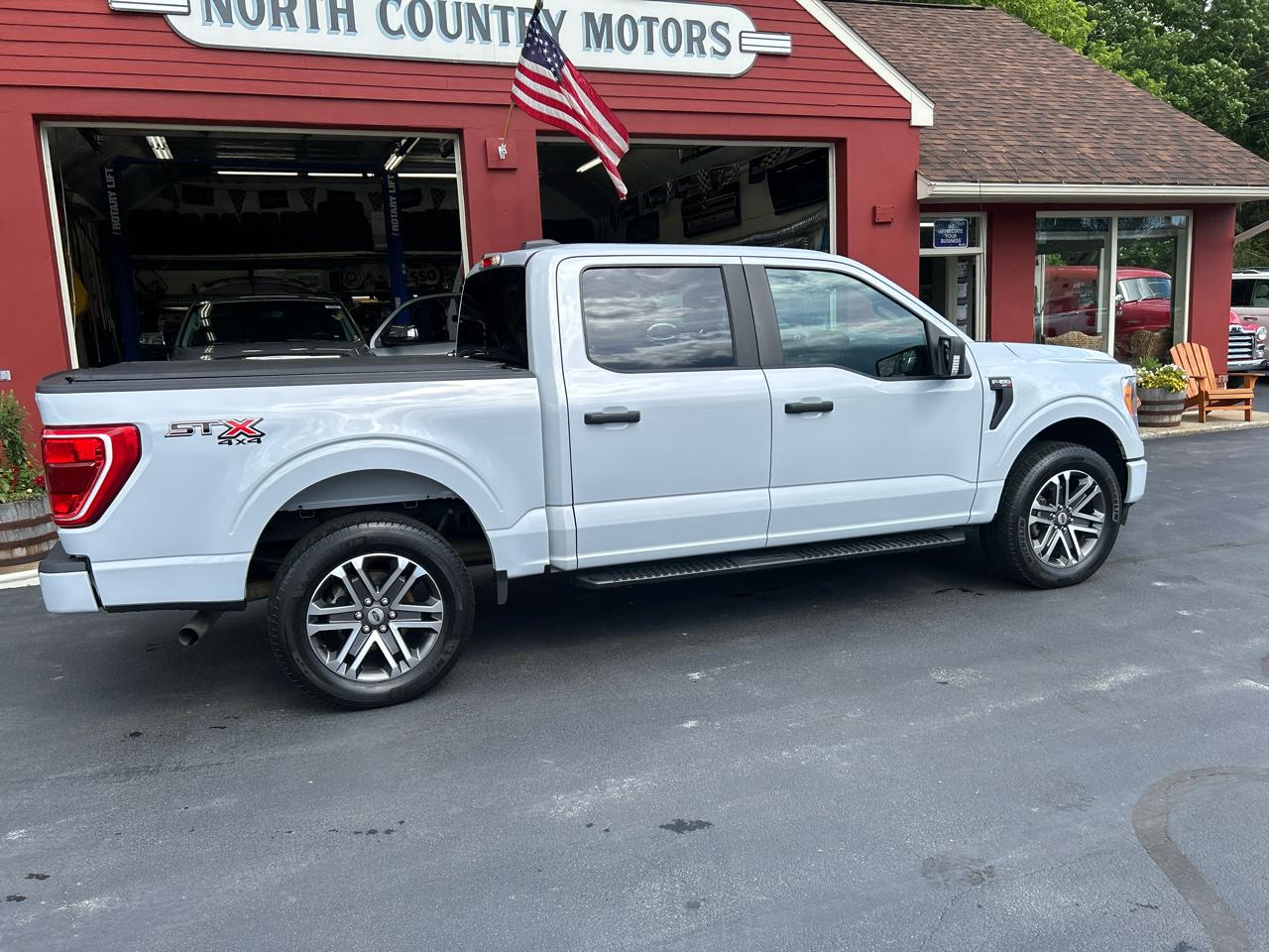 Ford F-150 4WD SuperCrew 145" STX 2021