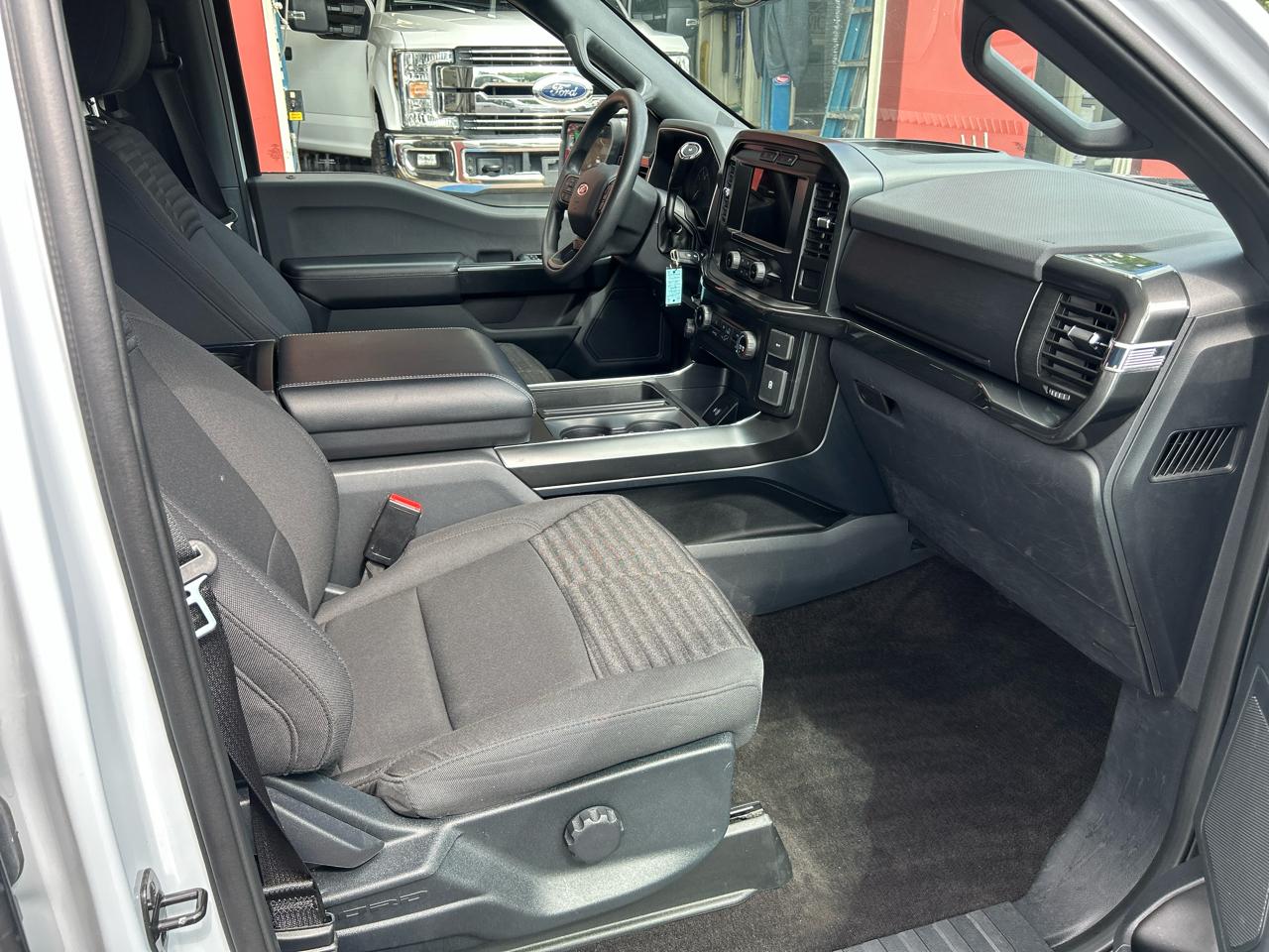 Ford F-150 4WD SuperCrew 145" STX 2021