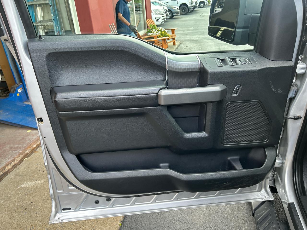 Ford F-150 4WD SuperCrew 145" XLT 2016