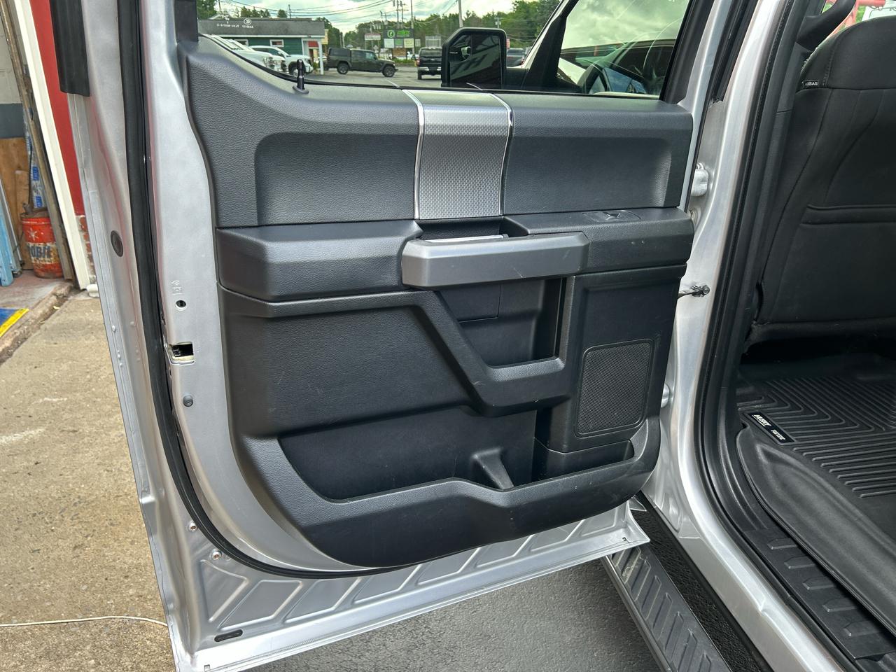 Ford F-150 4WD SuperCrew 145" XLT 2016