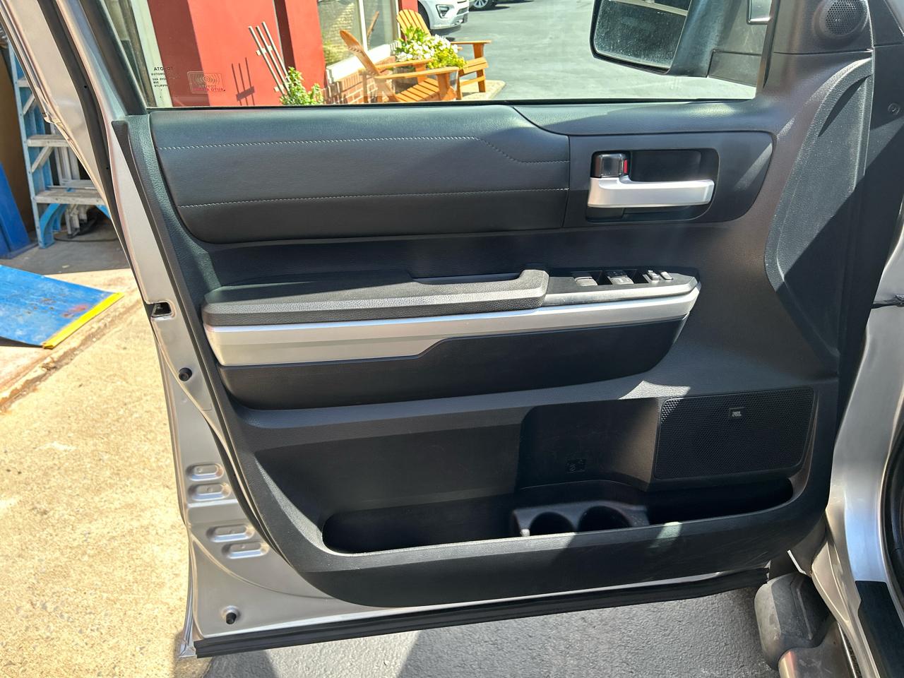 Toyota Tundra 4WD Truck CrewMax 5.7L V8 6-Spd AT LTD (Natl) 2015