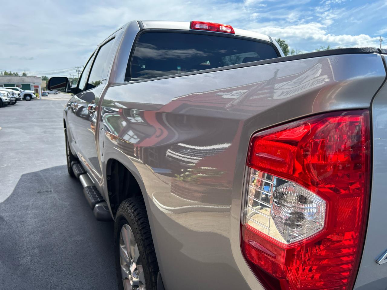 Toyota Tundra 4WD Truck CrewMax 5.7L V8 6-Spd AT LTD (Natl) 2015