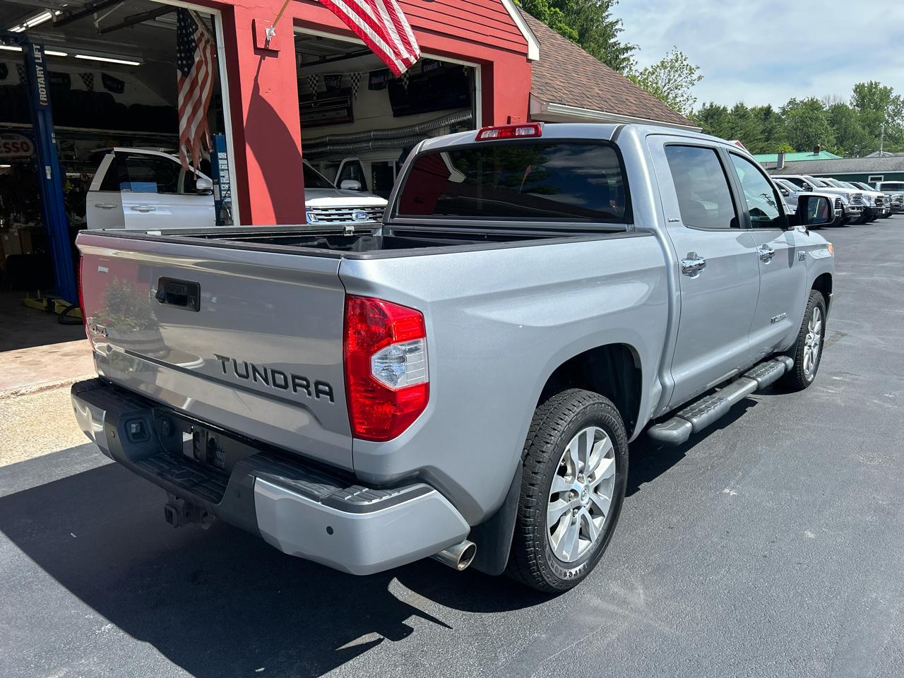 Toyota Tundra 4WD Truck CrewMax 5.7L V8 6-Spd AT LTD (Natl) 2015