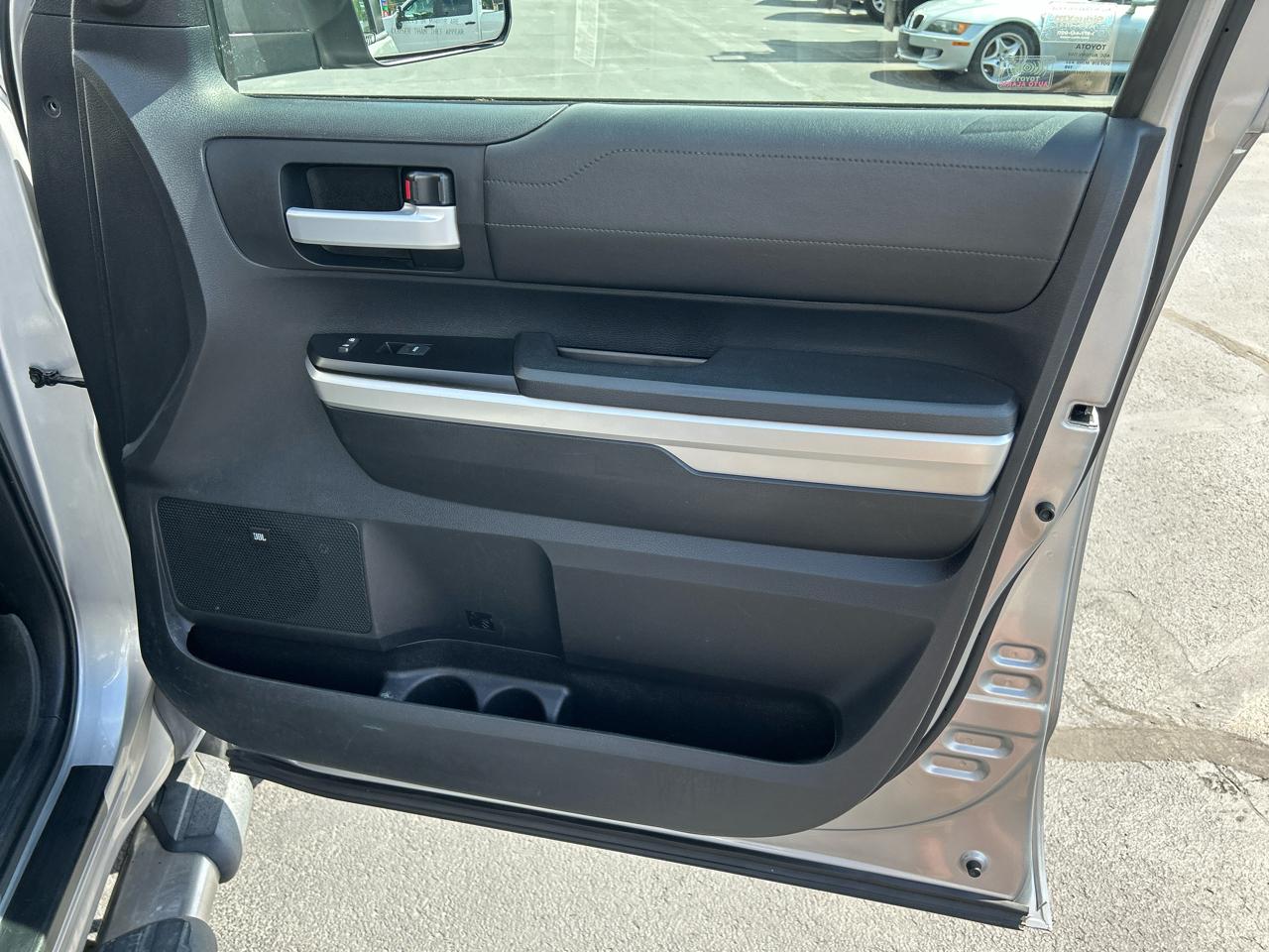 Toyota Tundra 4WD Truck CrewMax 5.7L V8 6-Spd AT LTD (Natl) 2015