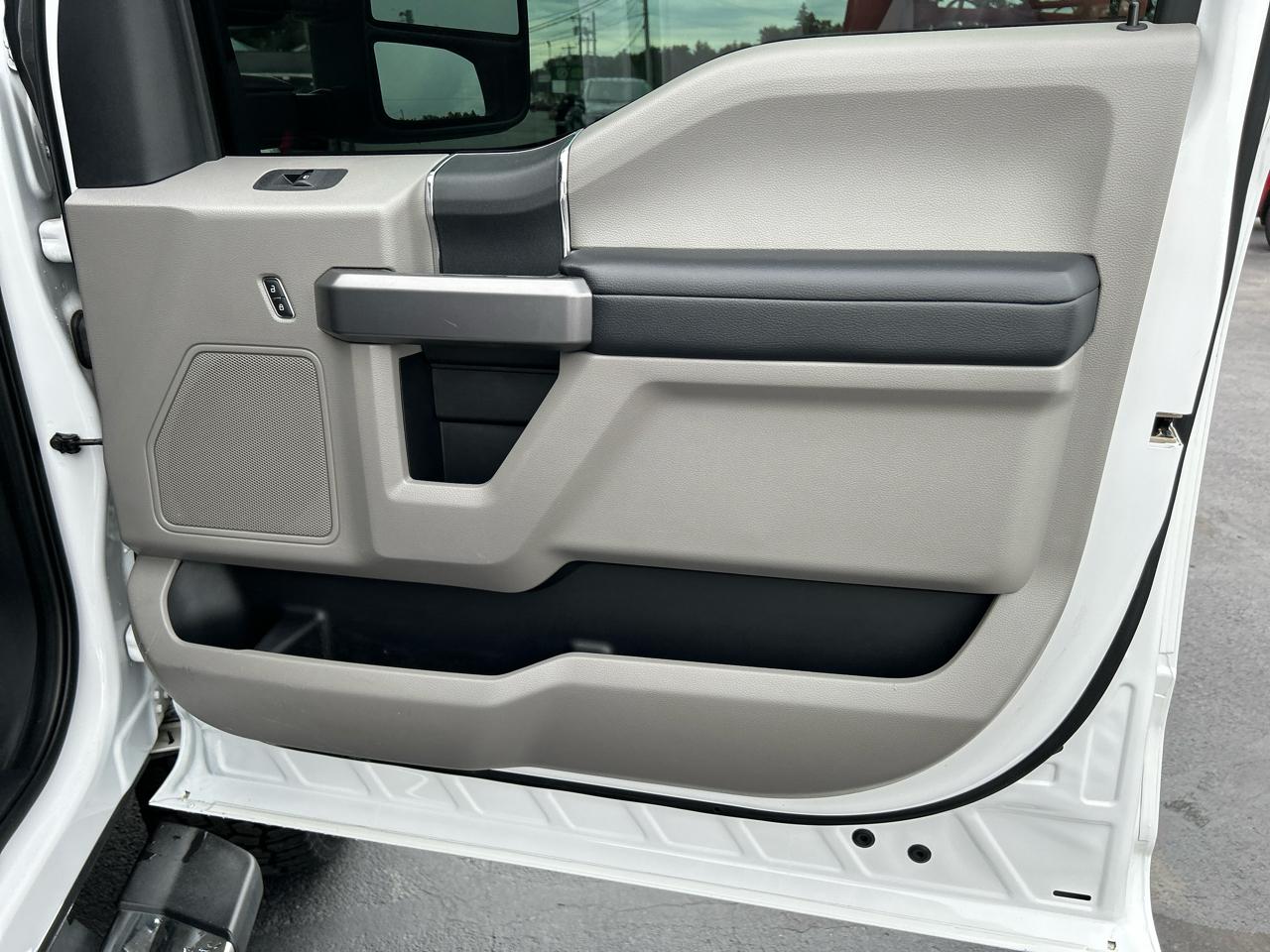 Ford Super Duty F-250 SRW 4WD Crew Cab 156" XLT 2019