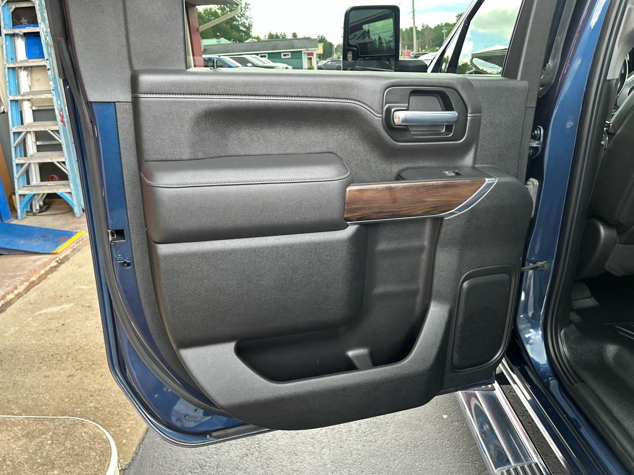 GMC Sierra 2500HD 4WD Crew Cab 159" SLT 2022
