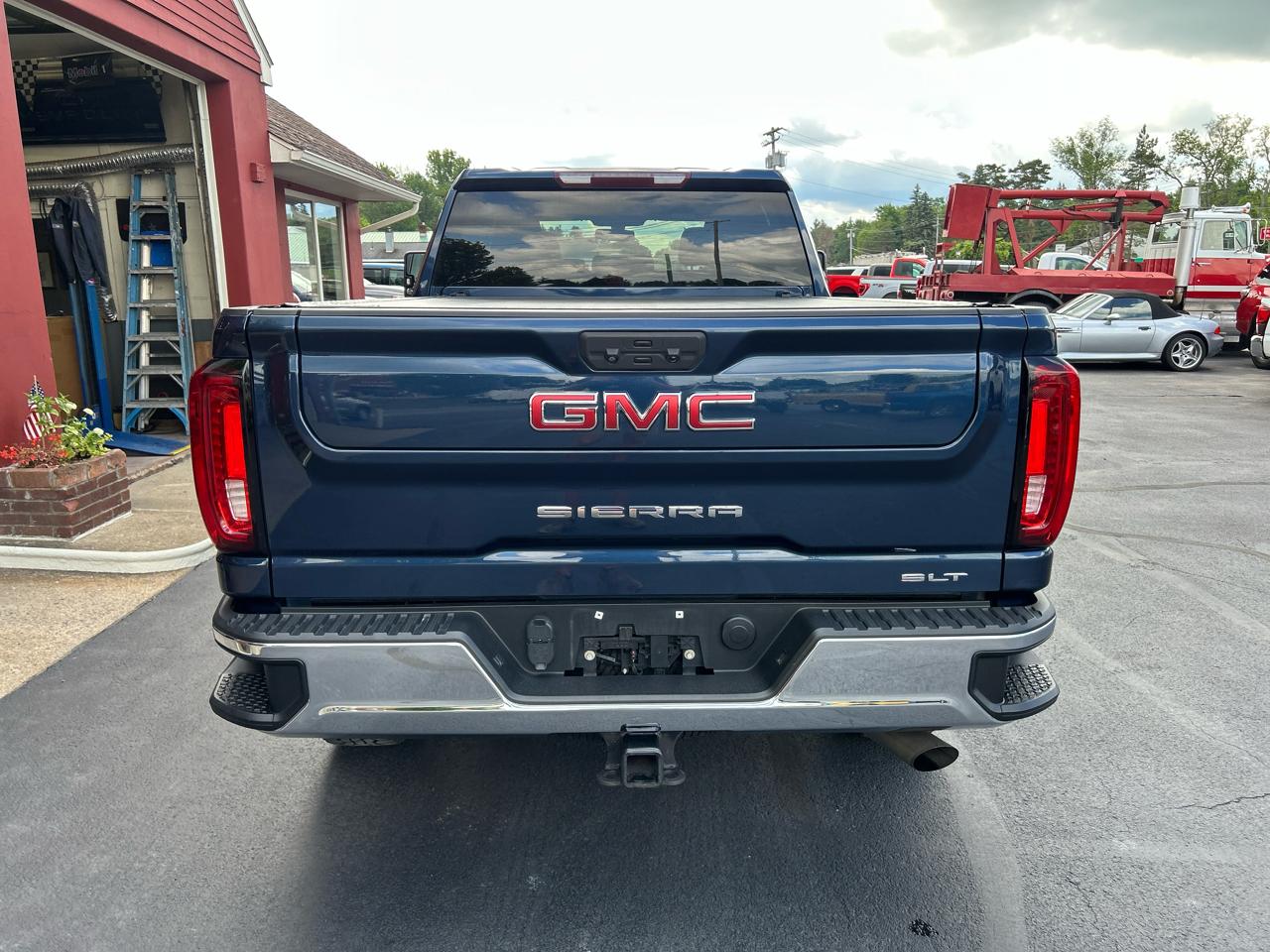 GMC Sierra 2500HD 4WD Crew Cab 159" SLT 2022
