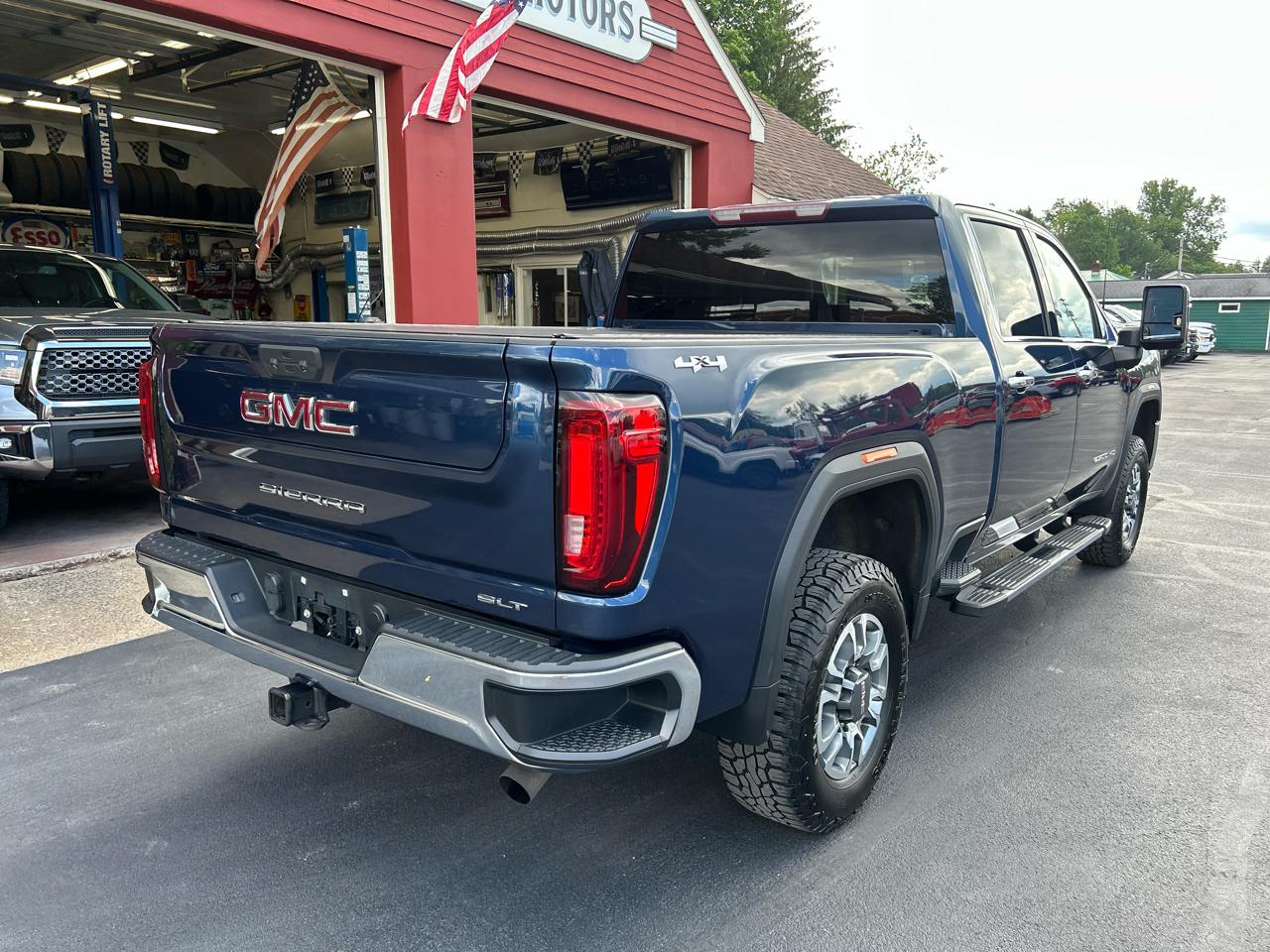 GMC Sierra 2500HD 4WD Crew Cab 159" SLT 2022
