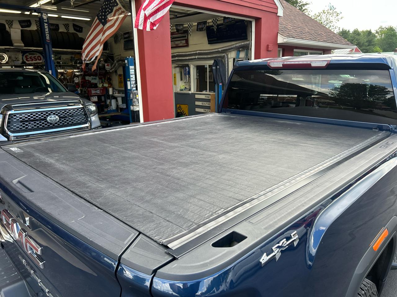 GMC Sierra 2500HD 4WD Crew Cab 159" SLT 2022