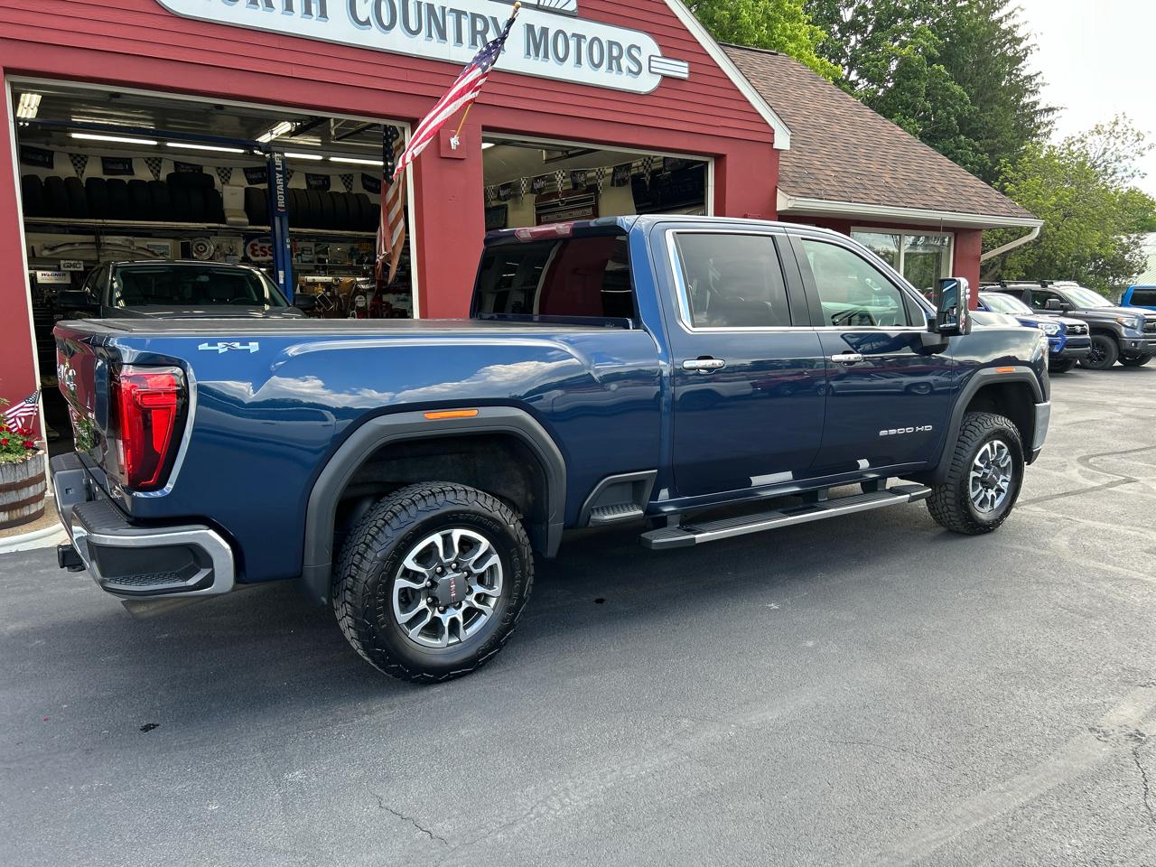 GMC Sierra 2500HD 4WD Crew Cab 159" SLT 2022