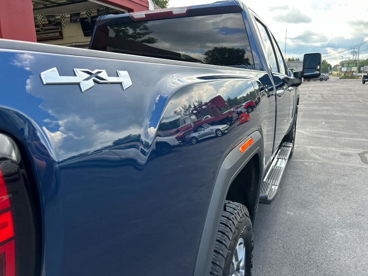 GMC Sierra 2500HD 4WD Crew Cab 159" SLT 2022