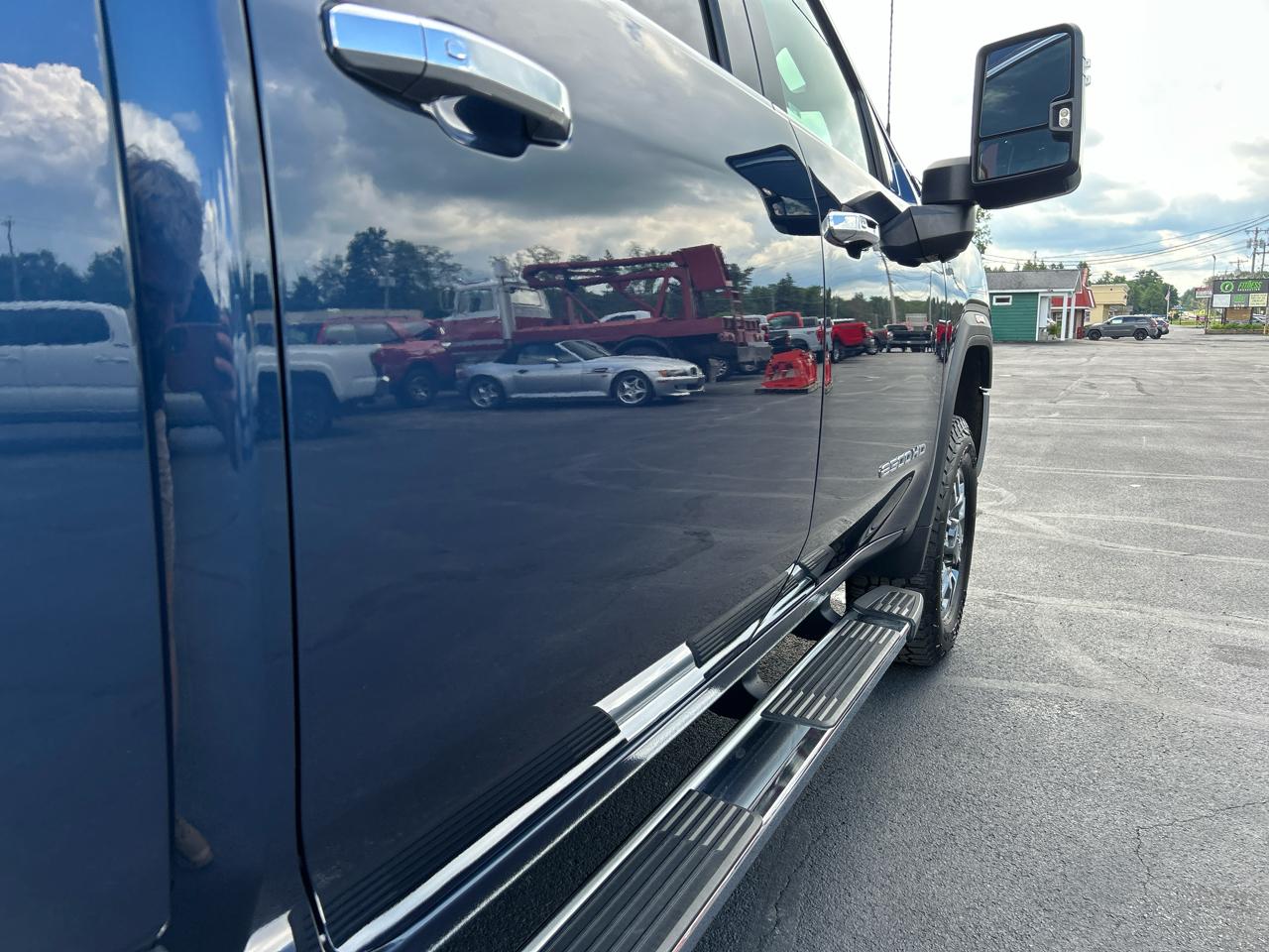 GMC Sierra 2500HD 4WD Crew Cab 159" SLT 2022