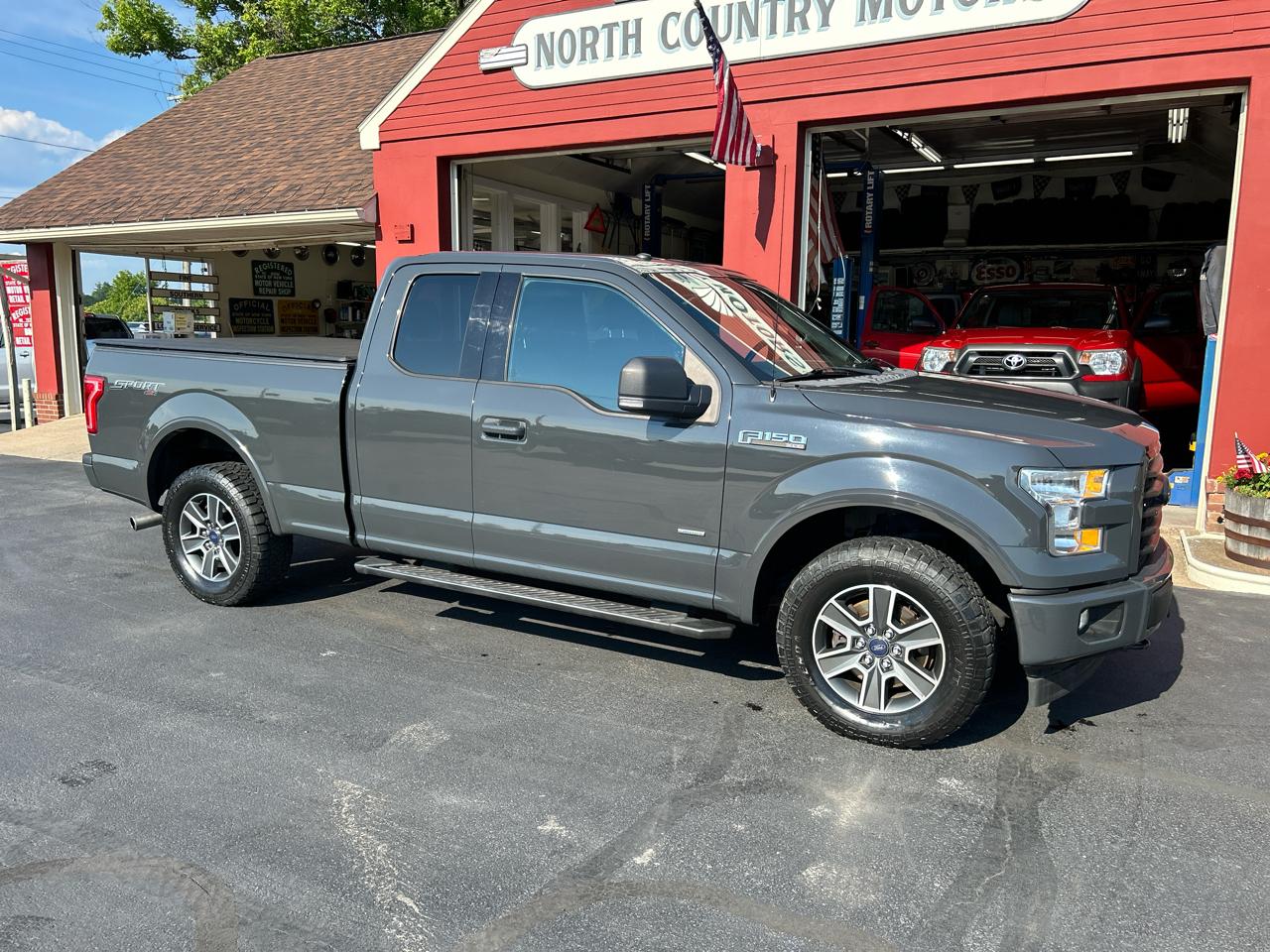 Ford F-150 4WD SuperCab 145" XLT 2017