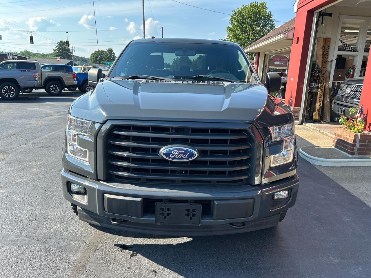 Ford F-150 4WD SuperCab 145" XLT 2017