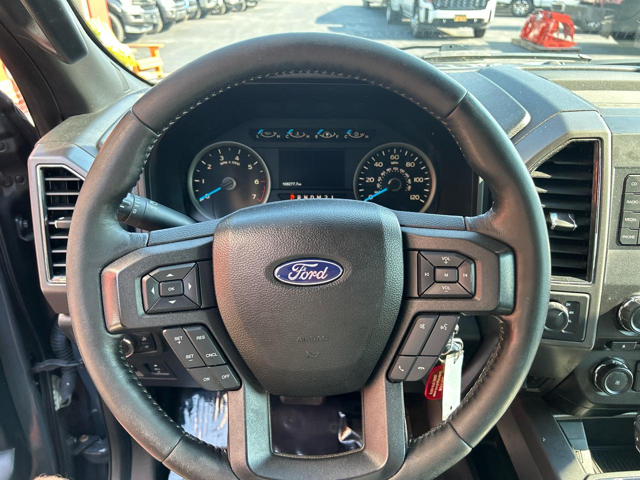 Ford F-150 4WD SuperCab 145" XLT 2017