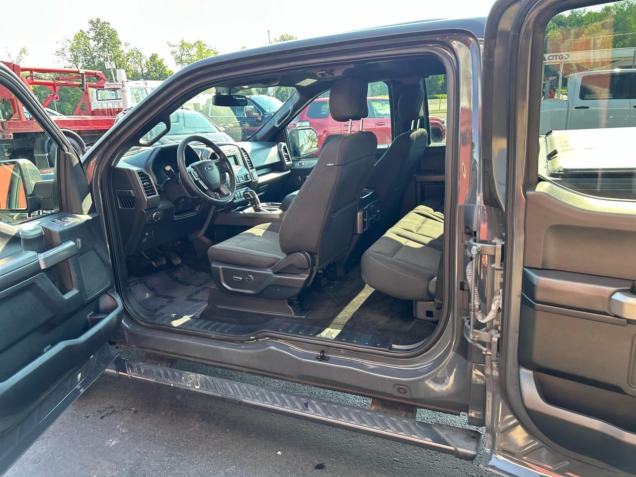 Ford F-150 4WD SuperCab 145" XLT 2017