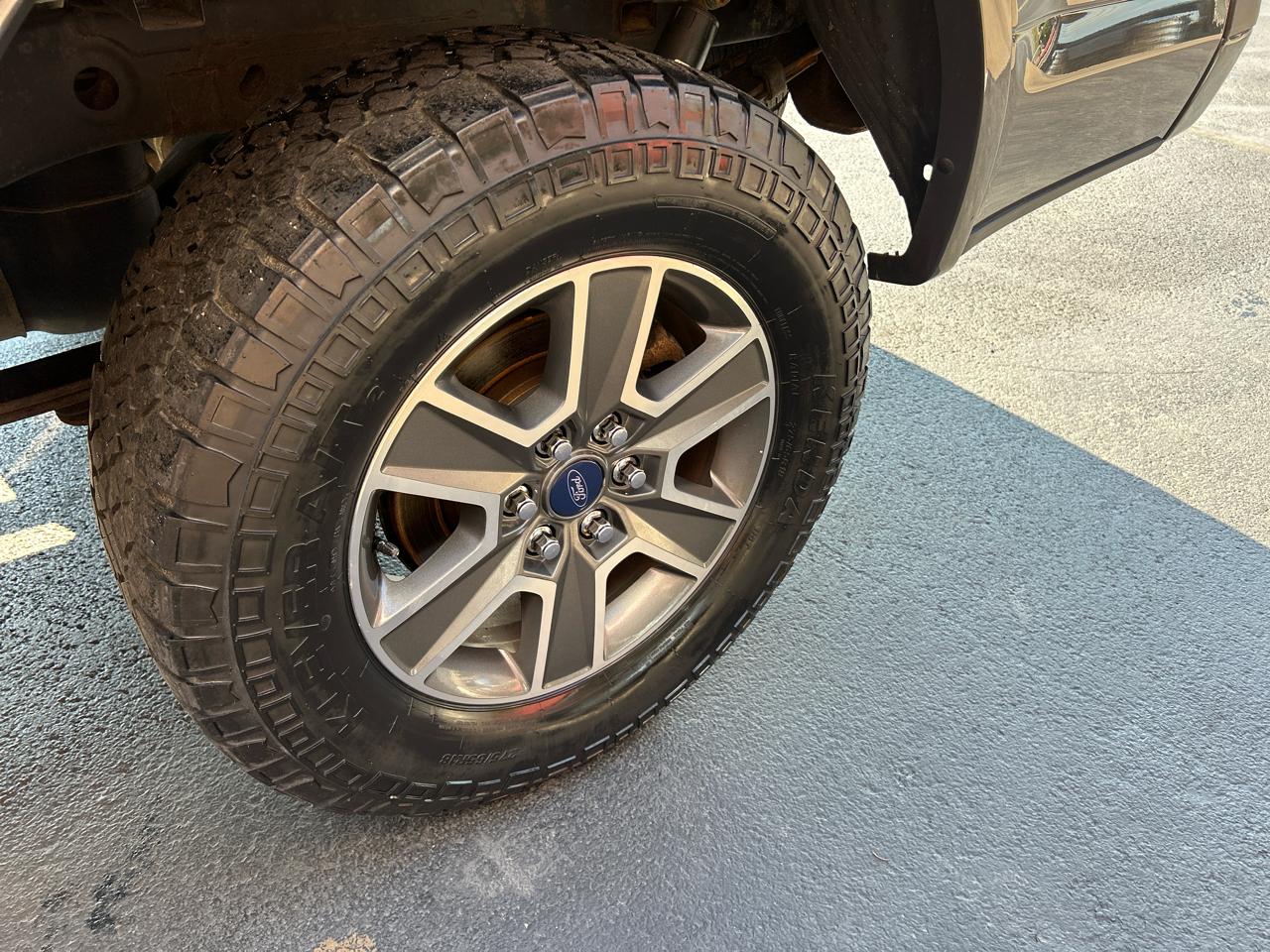Ford F-150 4WD SuperCab 145" XLT 2017