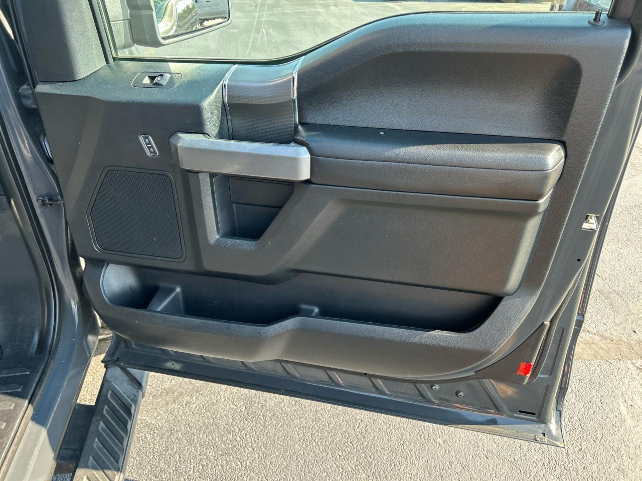 Ford F-150 4WD SuperCab 145" XLT 2017