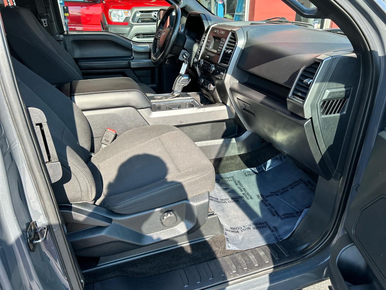 Ford F-150 4WD SuperCab 145" XLT 2017