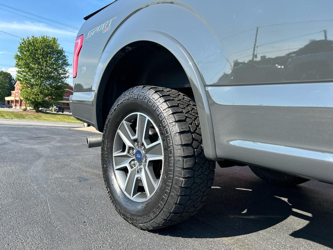 Ford F-150 4WD SuperCab 145" XLT 2017