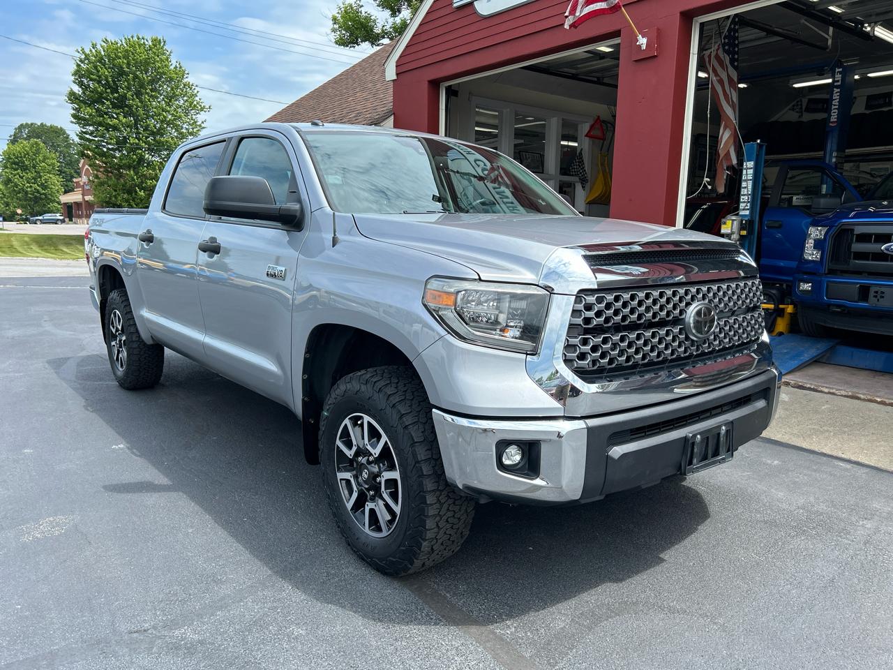 Toyota Tundra 4WD SR5 CrewMax 5.5' Bed 5.7L (Natl) 2018