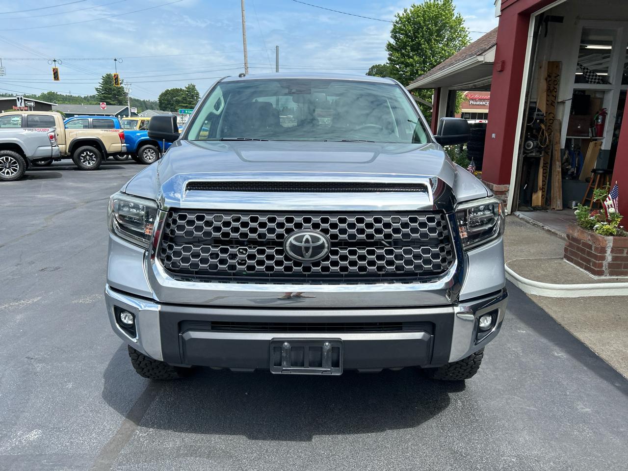 Toyota Tundra 4WD SR5 CrewMax 5.5' Bed 5.7L (Natl) 2018