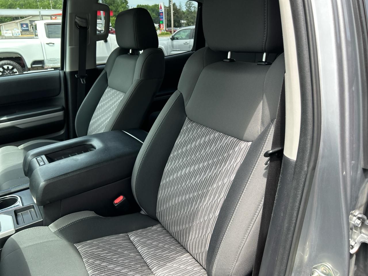 Toyota Tundra 4WD SR5 CrewMax 5.5' Bed 5.7L (Natl) 2018