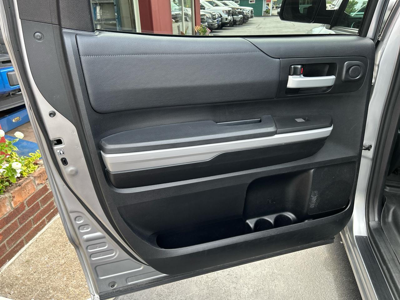 Toyota Tundra 4WD SR5 CrewMax 5.5' Bed 5.7L (Natl) 2018