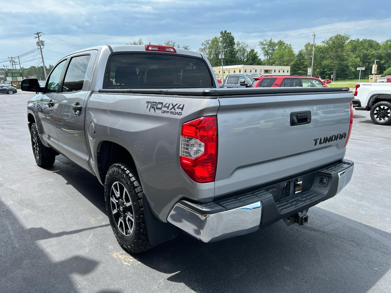 Toyota Tundra 4WD SR5 CrewMax 5.5' Bed 5.7L (Natl) 2018