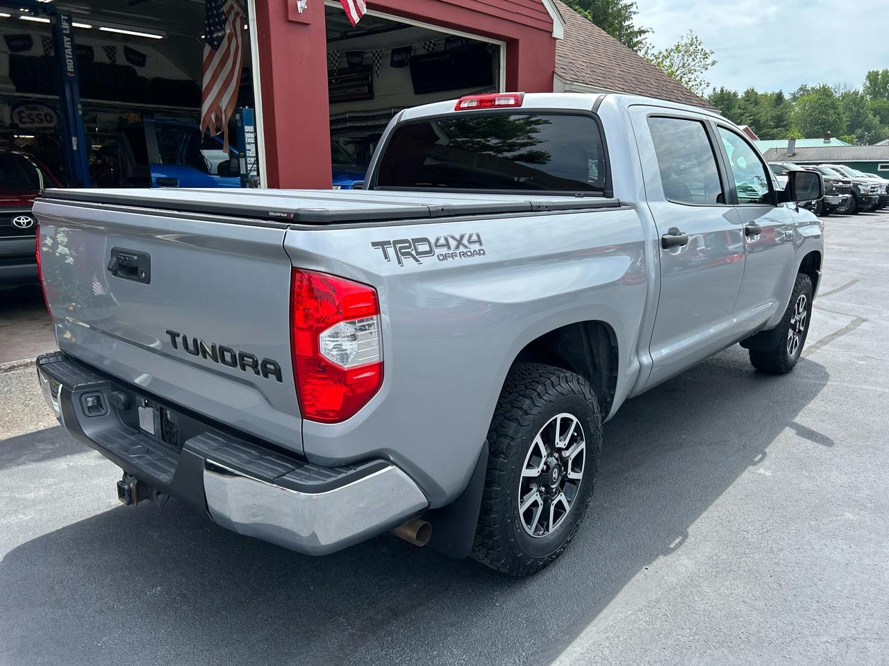 Toyota Tundra 4WD SR5 CrewMax 5.5' Bed 5.7L (Natl) 2018