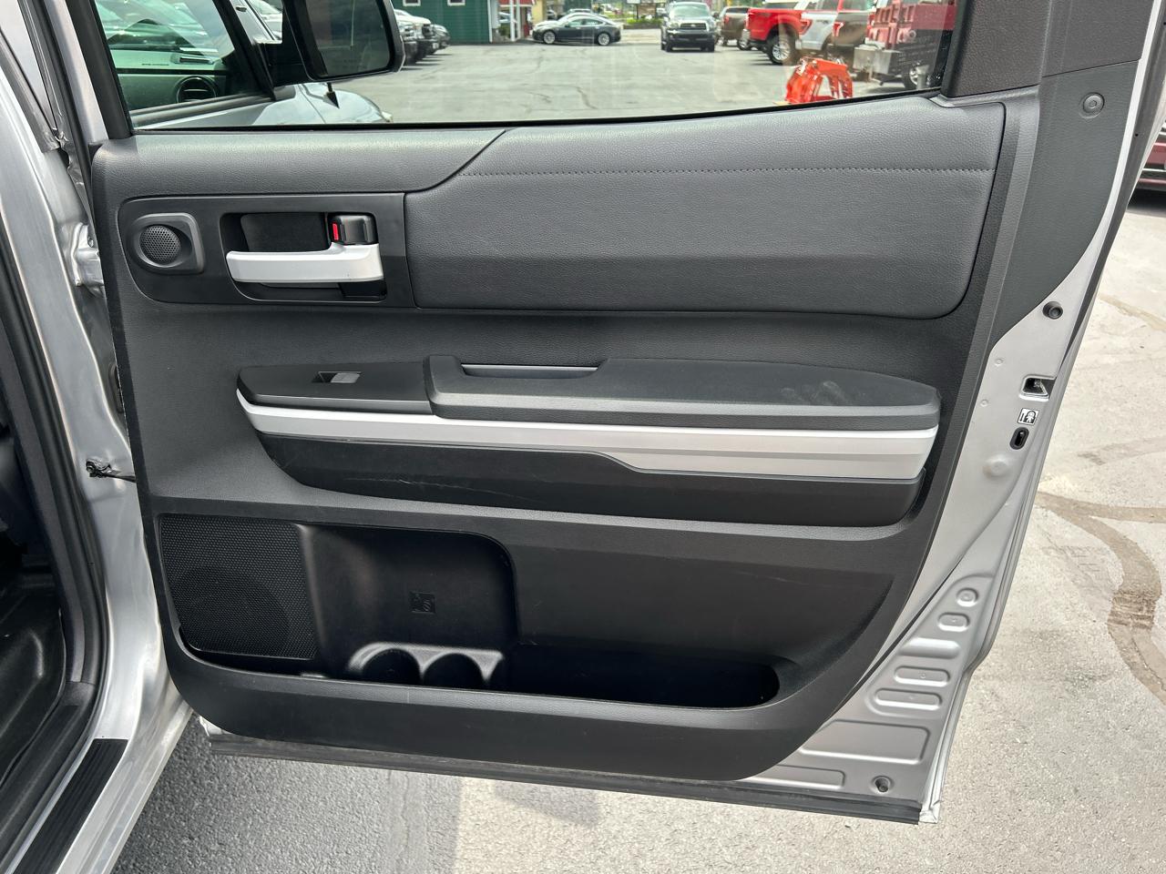 Toyota Tundra 4WD SR5 CrewMax 5.5' Bed 5.7L (Natl) 2018