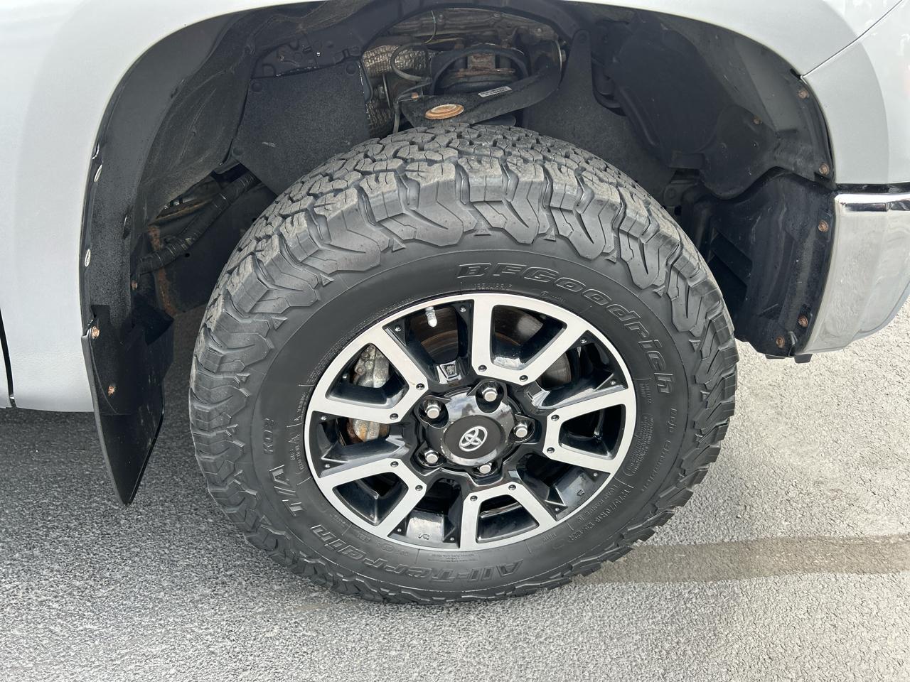 Toyota Tundra 4WD SR5 CrewMax 5.5' Bed 5.7L (Natl) 2018