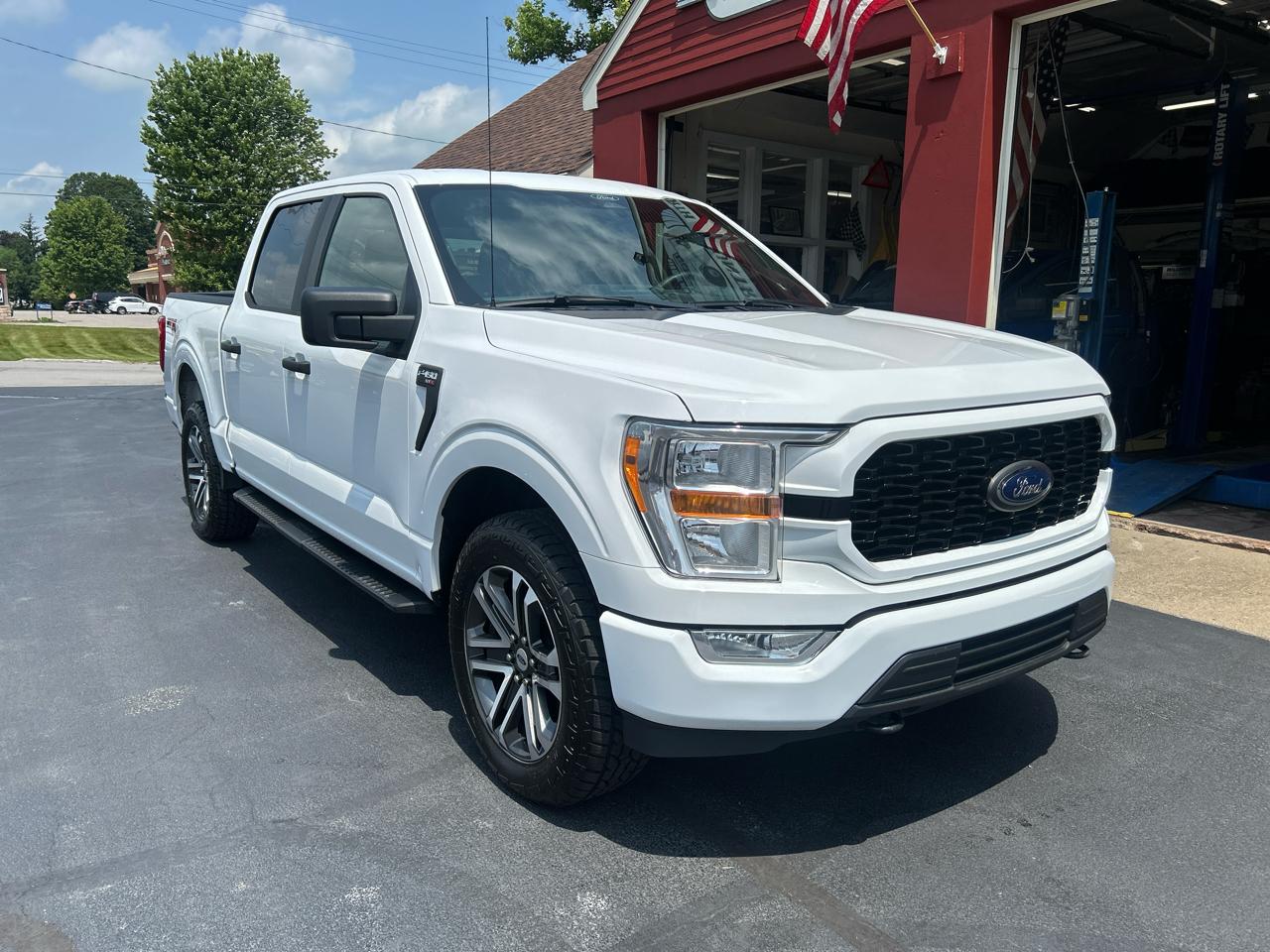 Ford F-150 4WD SuperCrew 145" STX 2021