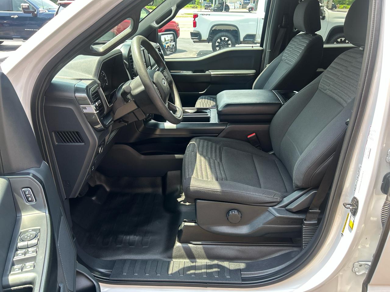 Ford F-150 4WD SuperCrew 145" STX 2021