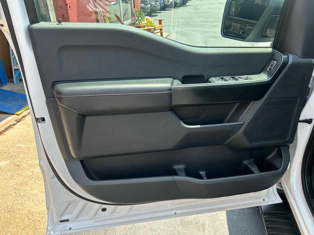 Ford F-150 4WD SuperCrew 145" STX 2021