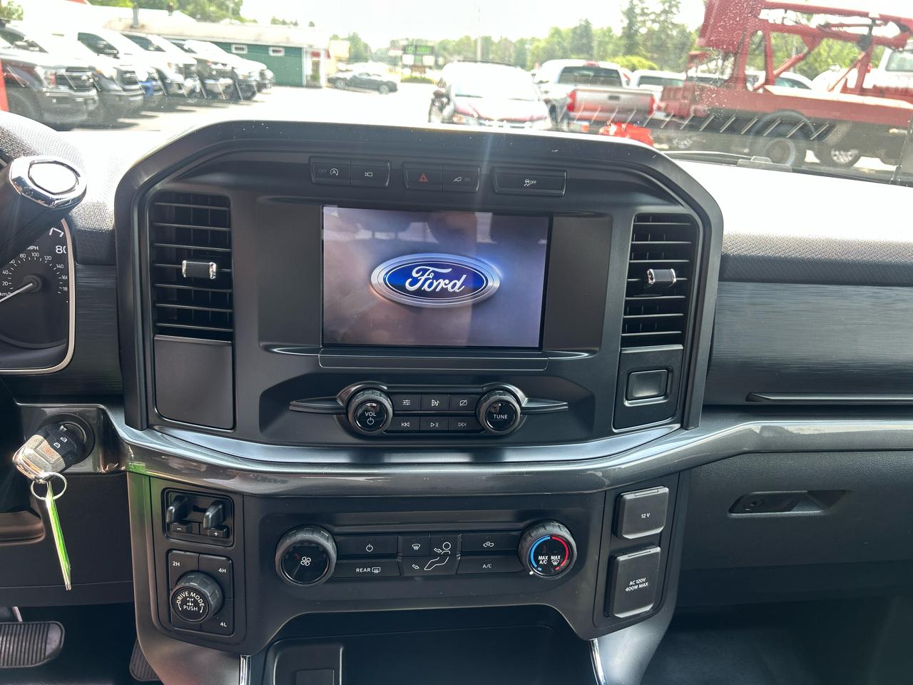 Ford F-150 4WD SuperCrew 145" STX 2021