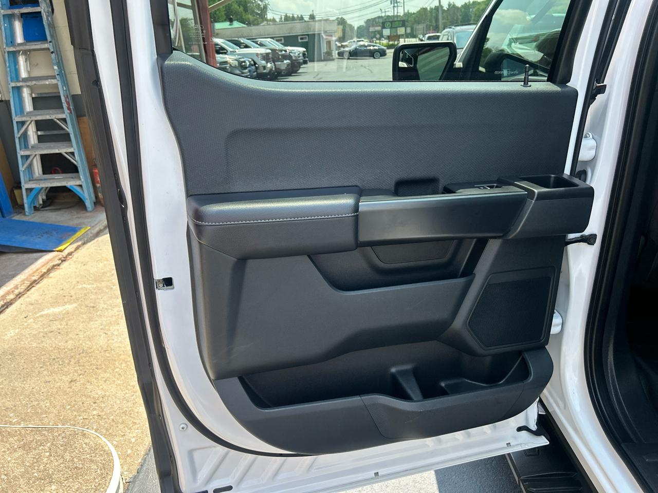 Ford F-150 4WD SuperCrew 145" STX 2021