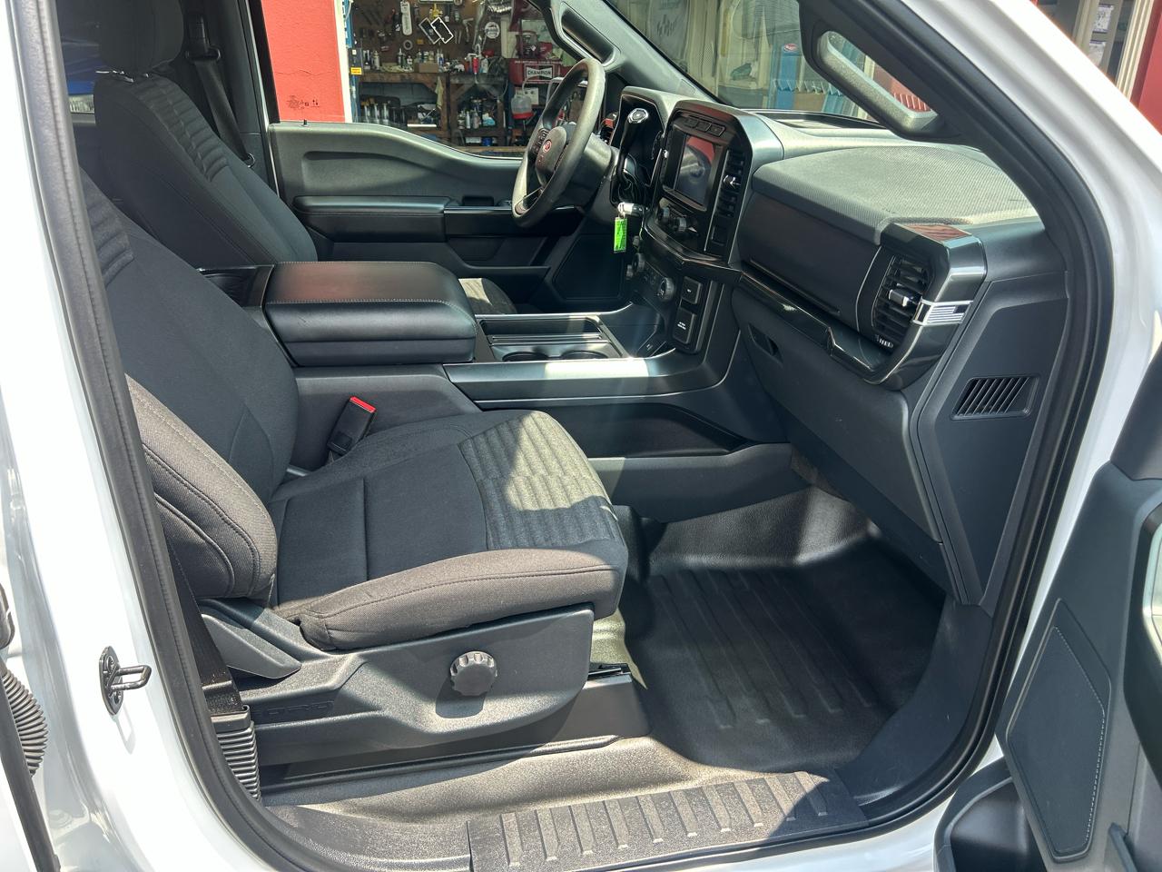 Ford F-150 4WD SuperCrew 145" STX 2021