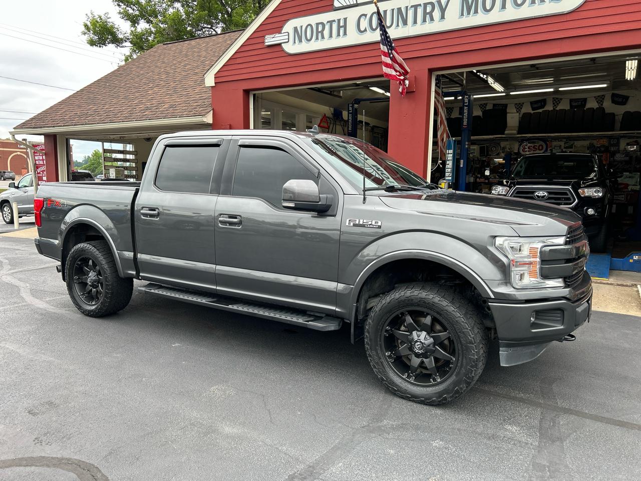 Ford F-150 4WD SuperCrew 145" Lariat 2019