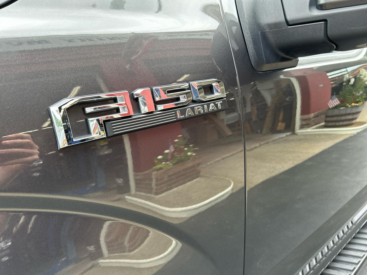 Ford F-150 4WD SuperCrew 145" Lariat 2019