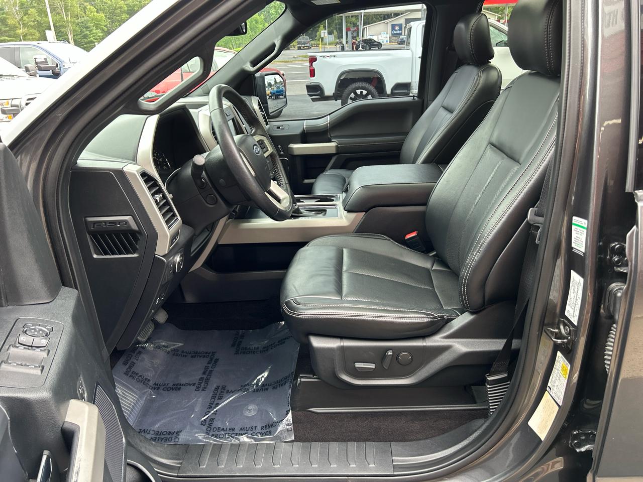 Ford F-150 4WD SuperCrew 145" Lariat 2019