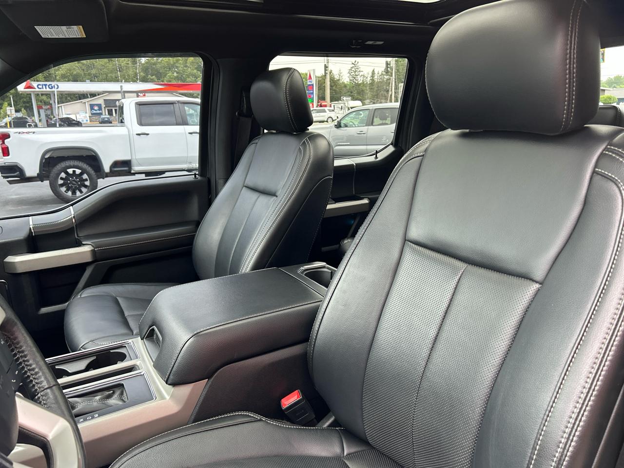 Ford F-150 4WD SuperCrew 145" Lariat 2019