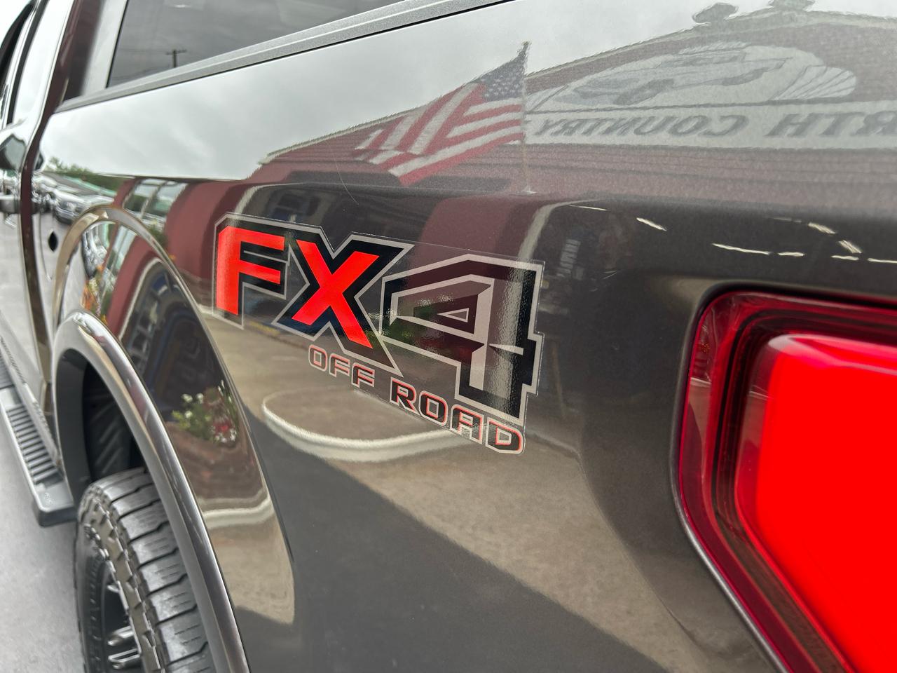 Ford F-150 4WD SuperCrew 145" Lariat 2019