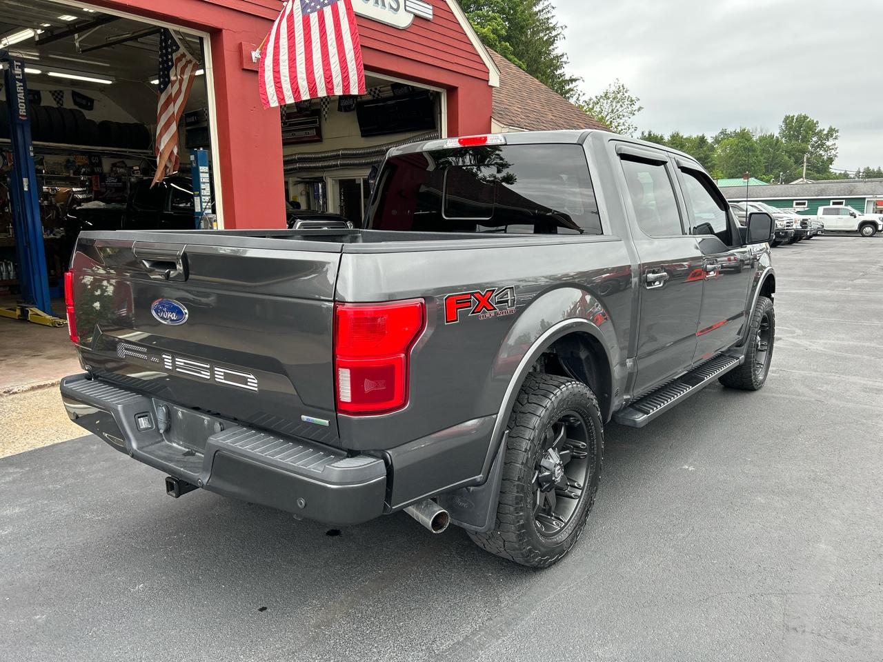 Ford F-150 4WD SuperCrew 145" Lariat 2019
