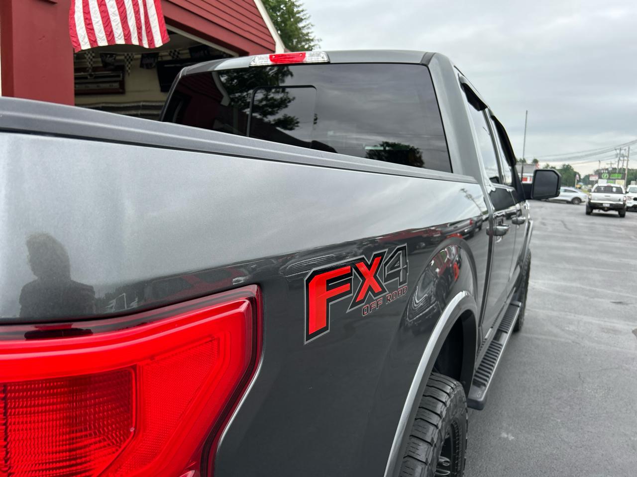 Ford F-150 4WD SuperCrew 145" Lariat 2019
